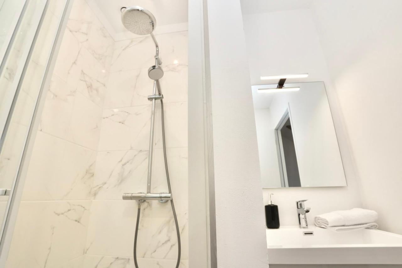 Napoleon Gare 8 T2 Dernier Etage Bylocly Apartman Pontivy Kültér fotó
